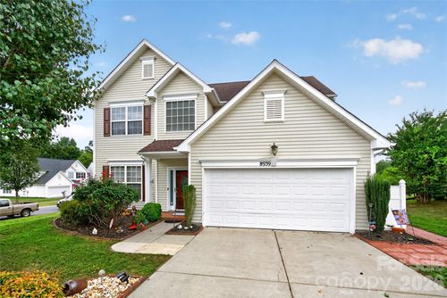 8939 Firestreak Dr, Charlotte, NC, 28216-5792 | Card Image