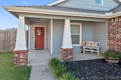 10412 S Olmsted Place, House other with 4 bedrooms, 2 bathrooms and null parking in Jenks OK | Image 3