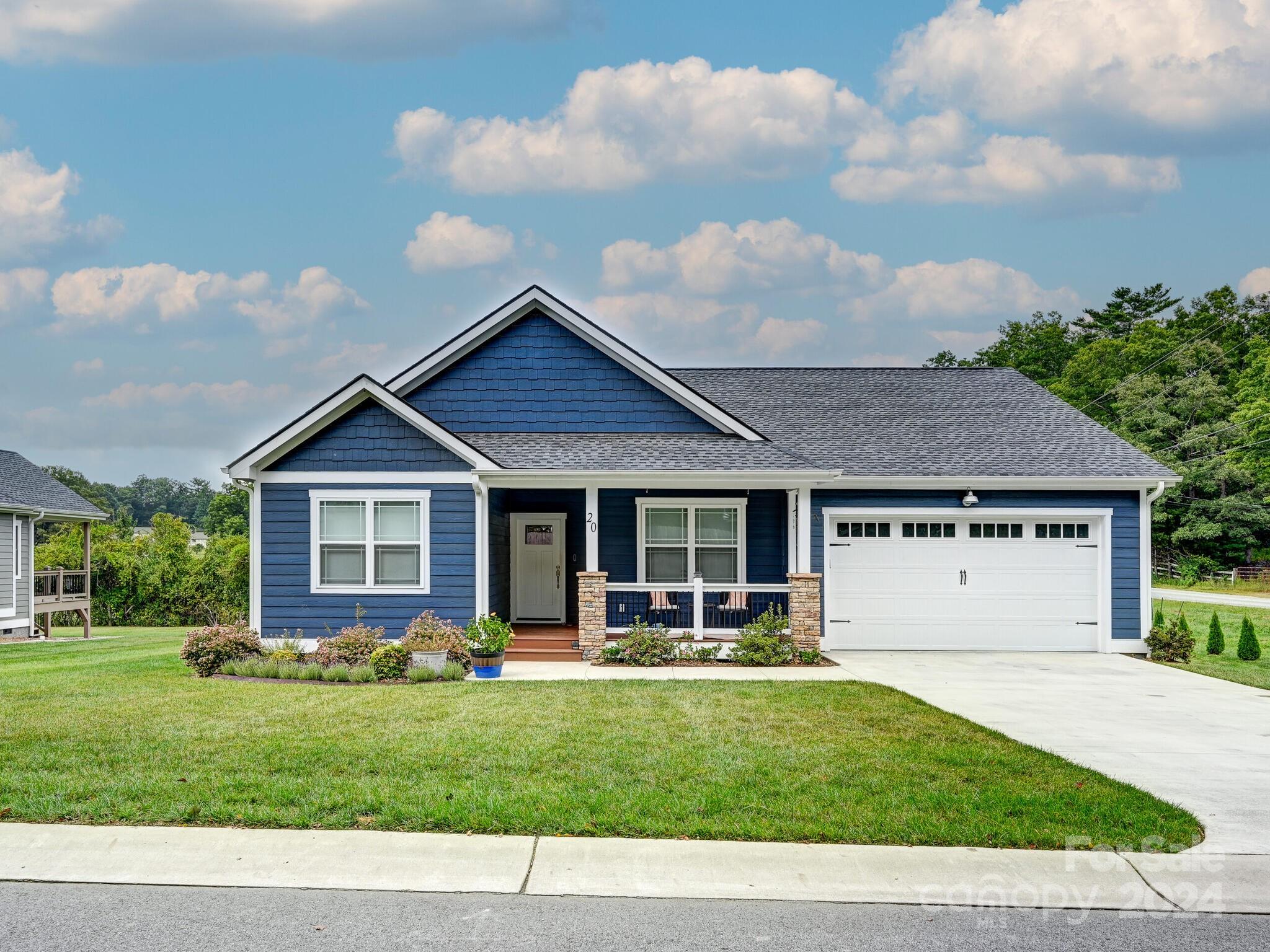 Windy Acres Knoll Dr, Hendersonville, NC 28792