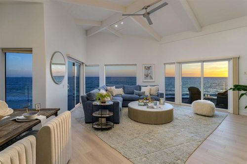 3093 Ocean St, Carlsbad, CA, 92008-2958 | Card Image