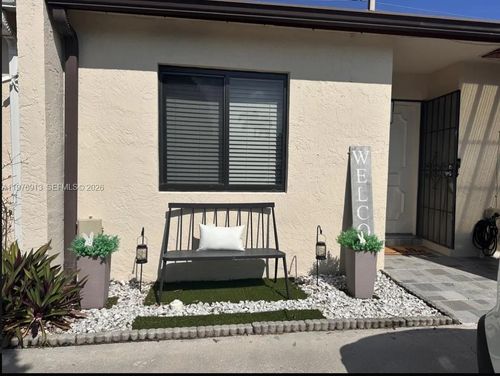 1751 92nd Ave, Pembroke Pines, FL, 33024-3256 | Card Image