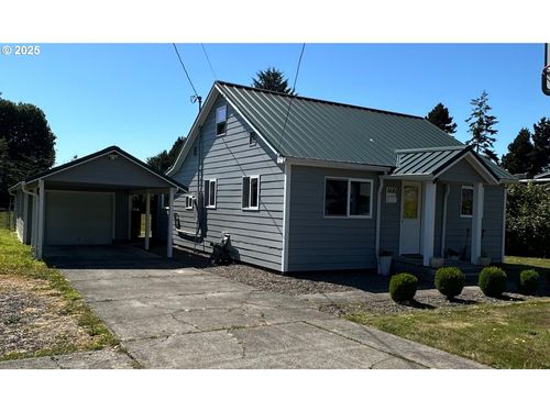 606 Williams Ave, Tillamook, OR, 97141-2752 | Card Image