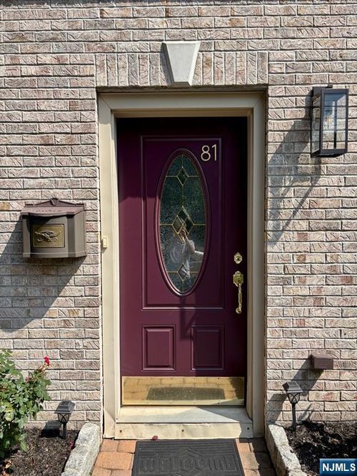 81 Mattlage Pl, Englewood, NJ, 07631-3333 | Card Image