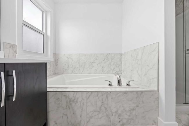 501 Corner Meadows Way Ne, House other with 3 bedrooms, 3 bathrooms and 4 parking in Calgary AB | Image 36