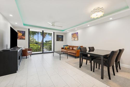 apt-322-5340 Las Verdes Cir, Delray Beach, FL, 33484-9144 | Card Image