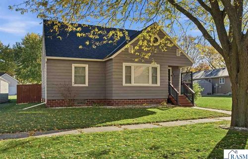 557 2nd Ave Se, Wells, MN, 56097-1711 | Card Image