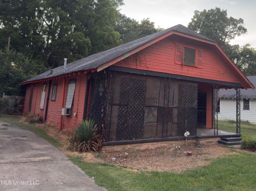 427 S Eureka St, Greenville, MS, 38701-4812 | Card Image