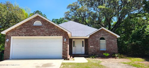1608 Hunt St, Ocean Springs, MS, 39564-9021 | Card Image