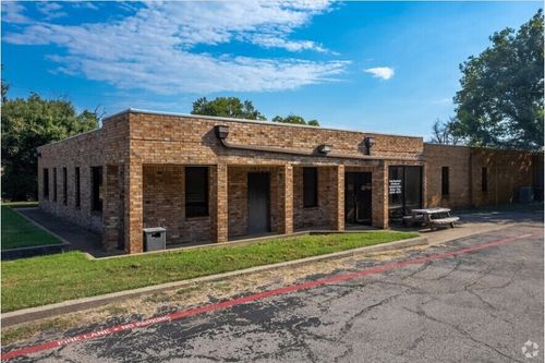 1300 N Anglin St, Cleburne, TX, 76031-1810 | Card Image