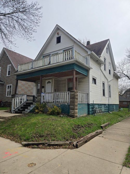3233 W Auer Ave, Milwaukee, WI, 53216-3833 | Card Image