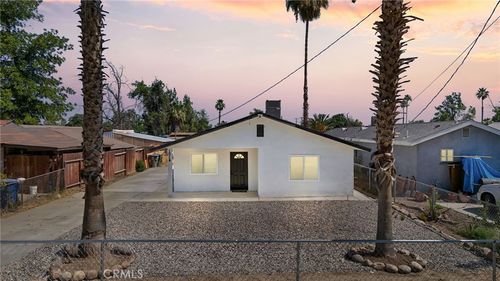1014 E Casa Loma Dr, Bakersfield, CA, 93307-3820 | Card Image