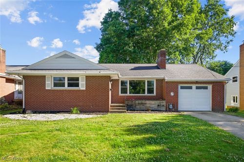 237 9th St Nw, North Canton, OH, 44720-1903 | Card Image