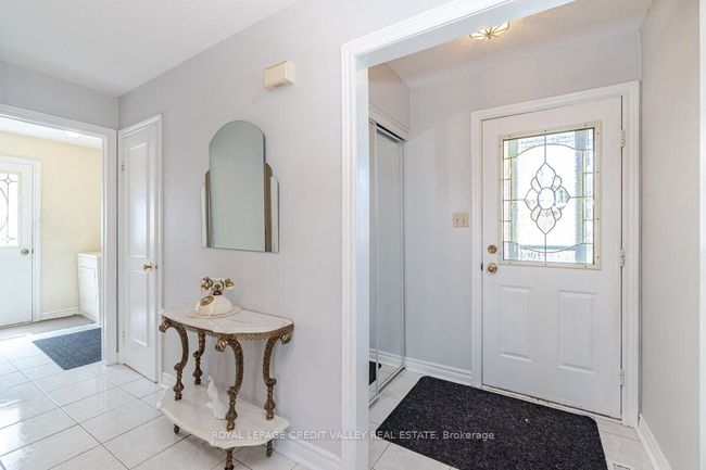 10 Polygon Crt, House other with 4 bedrooms, 3 bathrooms and 4 parking in Brampton ON | Image 6