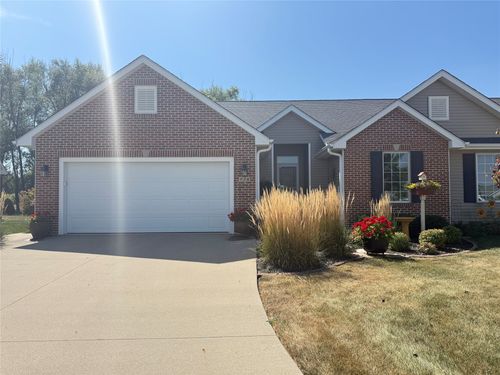 916 W Filmore St, Winterset, IA, 50273-2207 | Card Image