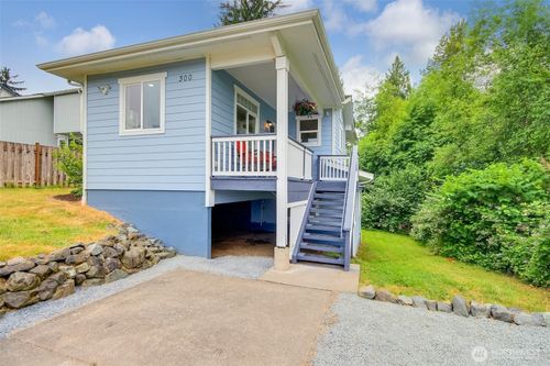300 Cascade Ave, Granite Falls, WA, 98252-8765 | Card Image
