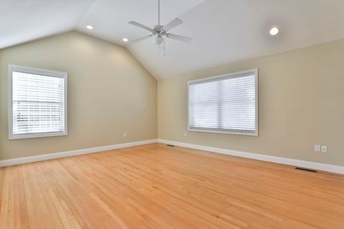 121 Cherrywood Dr, Nashua, NH, 03062-3093 | Card Image