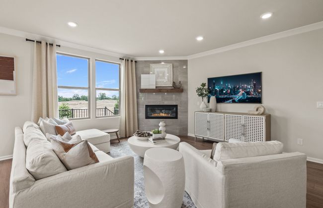 Cozy Gathering Room | Image 4
