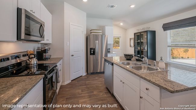 4223 Tarragon Place, House other with 3 bedrooms, 2 bathrooms and null parking in Von Ormy TX | Image 11