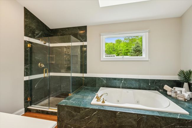 39 - 39 Gatewood, Condo with 4 bedrooms, 4 bathrooms and null parking in Avon CT | Image 24