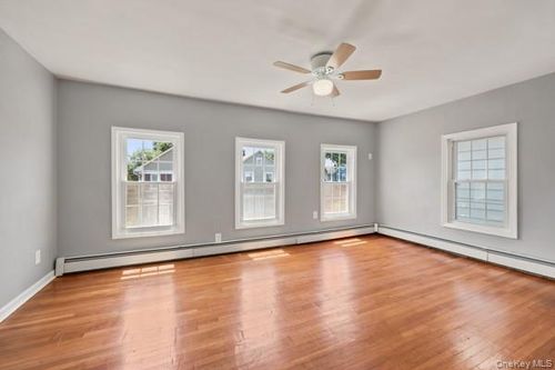 9 Arlington Pl, Newburgh, NY, 12550-4214 | Card Image