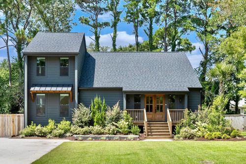 806 Law Ln, Mount Pleasant, SC, 29464-9524 | Card Image