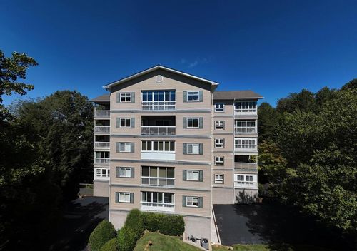 121 River St, Hiawassee, GA, 30546-3250 | Card Image