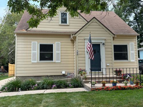 725 3rd St Se, Willmar, MN, 56201-4511 | Card Image