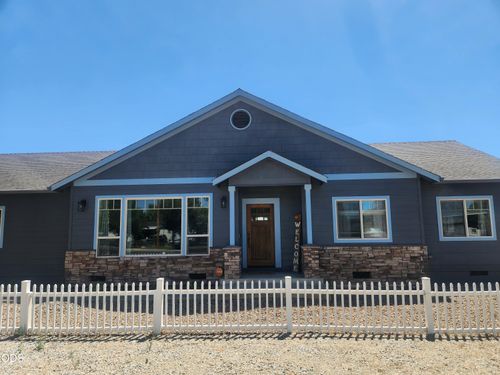 3806 Valley Meadows Dr, White City, OR, 97503-1210 | Card Image
