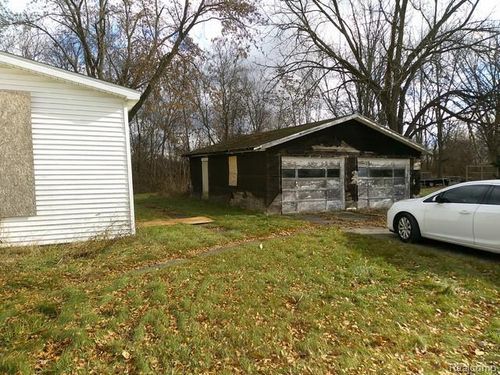 301 Chesaning St, Saint Charles, MI, 48655-1413 | Card Image