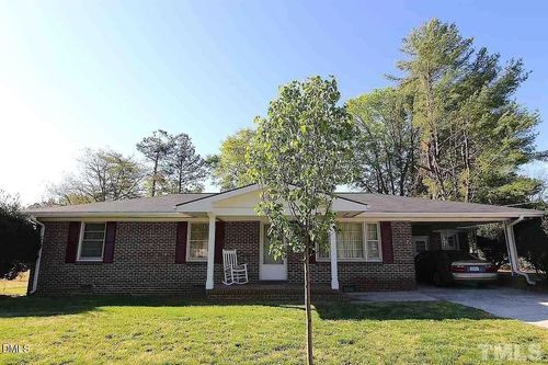 410 Blackmon St, Four Oaks, NC, 27524-9402 | Card Image
