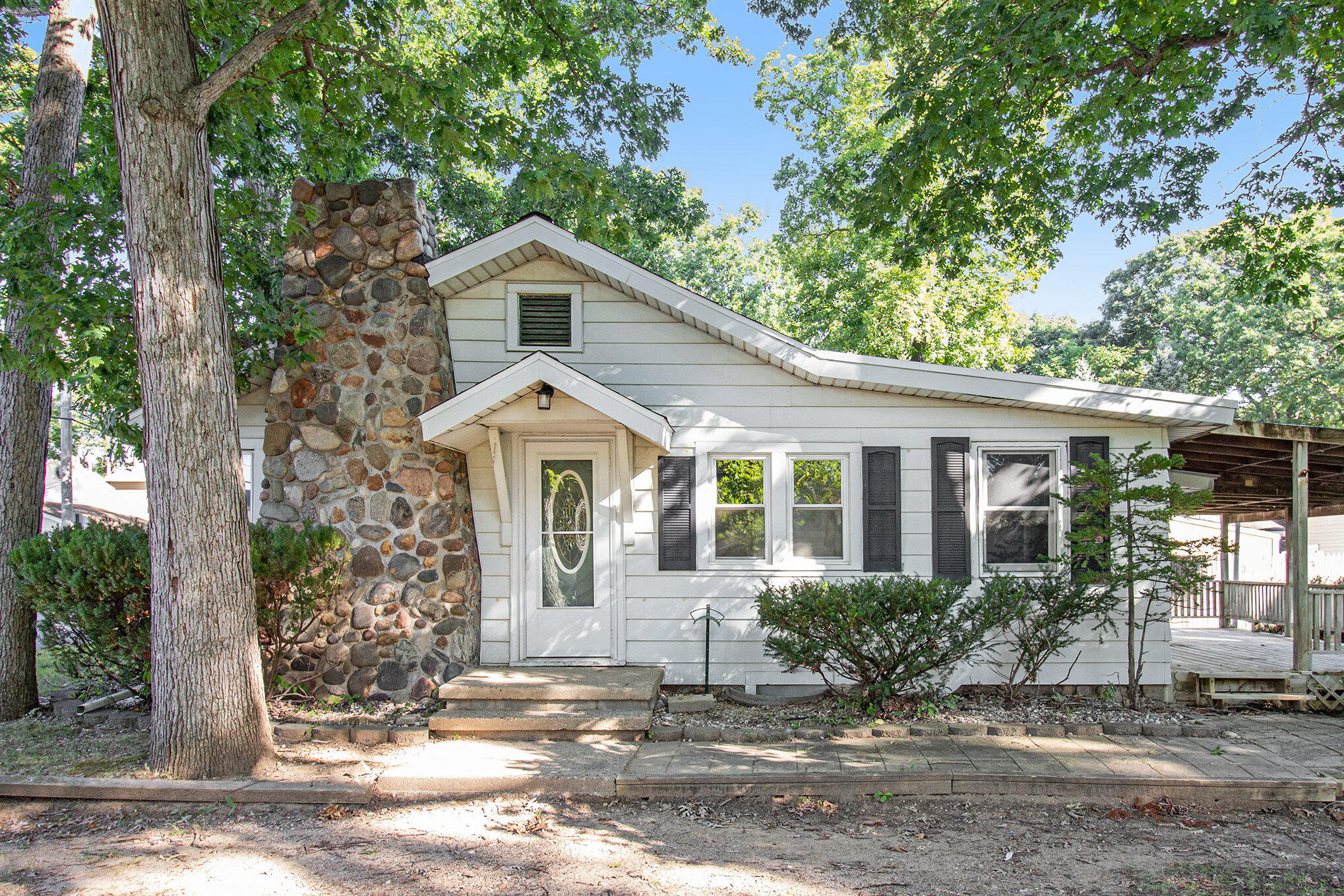 Bartlett Rd, Pleasant Lake, MI 49272