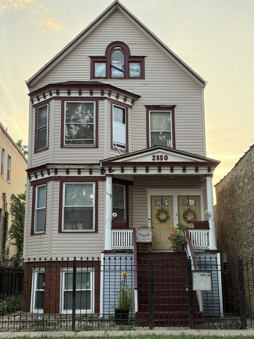 g-2850 N Avers Avenue, Chicago, IL, 60618 | Card Image