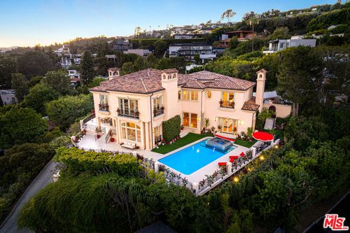 1260 St Ives Pl, Los Angeles, CA, 90069-1703 | Card Image
