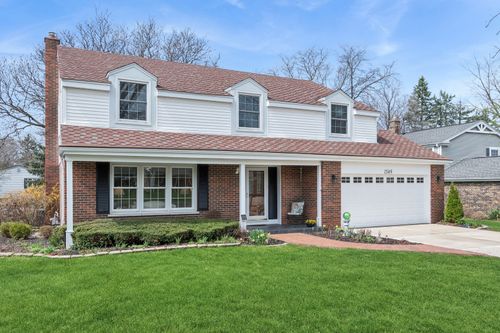 1549 Chippewa Dr, Naperville, IL, 60563-1401 | Card Image