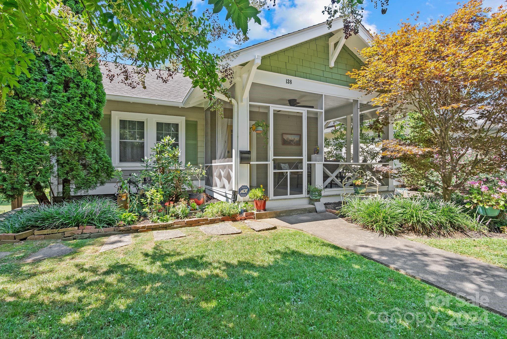 Murdock Ave, Asheville, NC 28801
