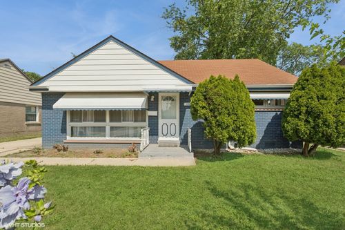1113 Bristol Ave, Westchester, IL, 60154-2711 | Card Image
