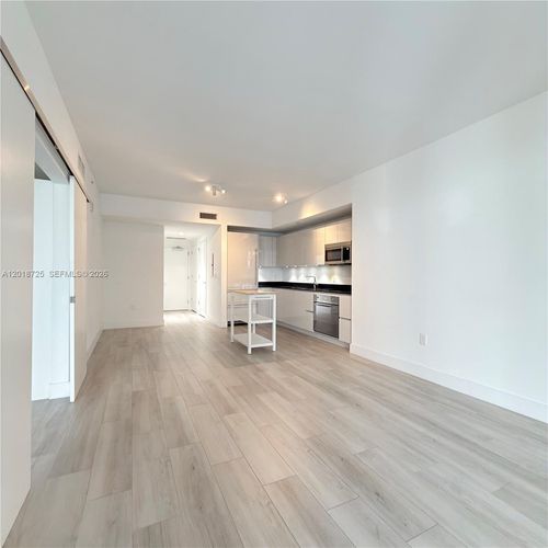 2208-1010 Brickell Ave, Miami, FL, 33131-3768 | Card Image