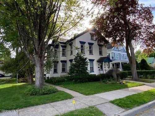 458 Glen St, Glens Falls, NY, 12801-2968 | Card Image