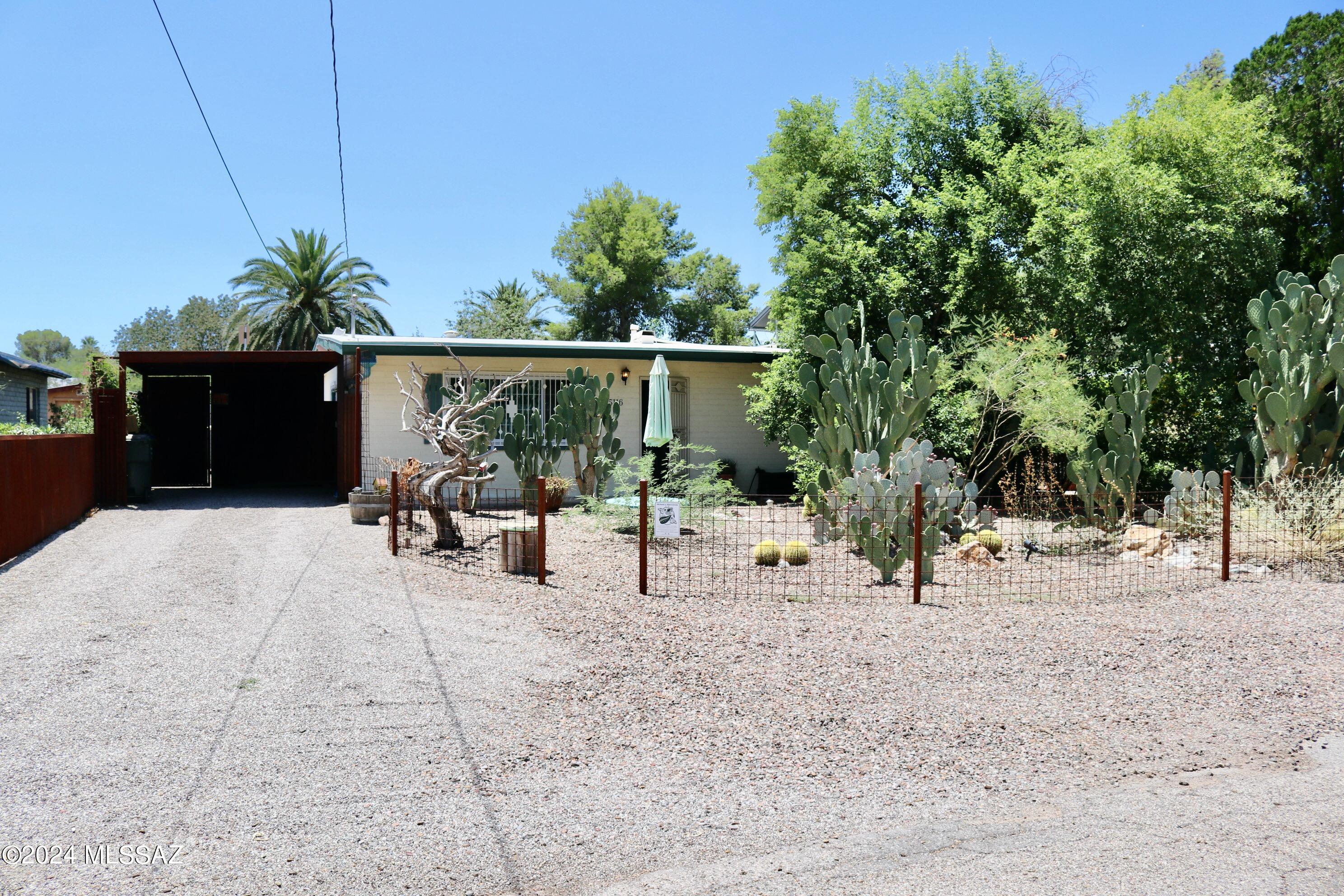 Adams St, Tucson, AZ 85712