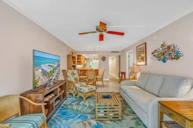 Living Area | Image 10