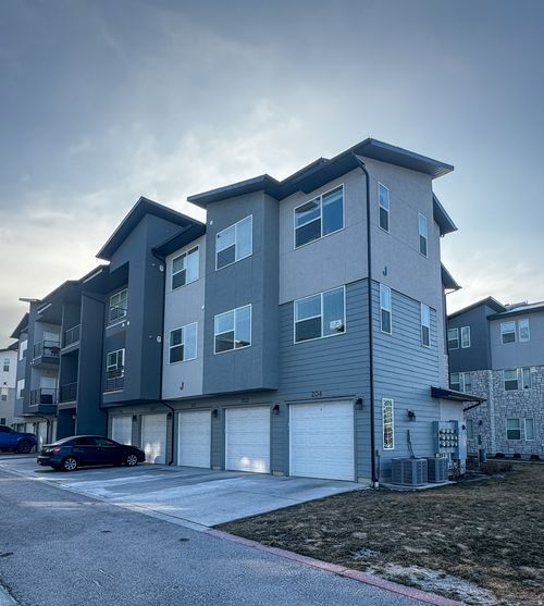 j203-472 W 40 S, Providence, UT, 84332-6136 | Card Image