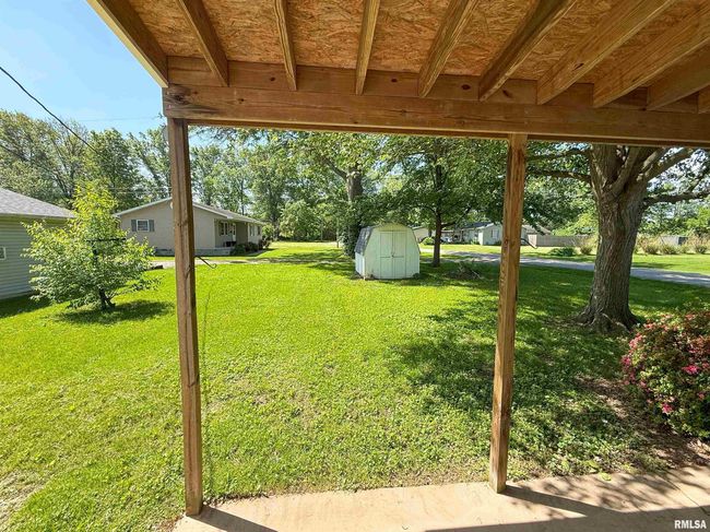 225 Hickory St, House other with 2 bedrooms, 1 bathrooms and null parking in Flora IL | Image 4