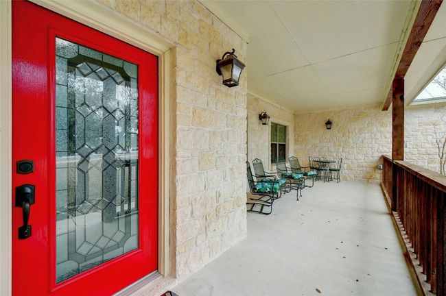 Room for relaxing and daydreaming here. | Image 4