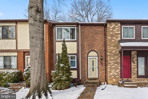 302 Giles Pl, Sterling, VA, 20164-1519 | Card Image