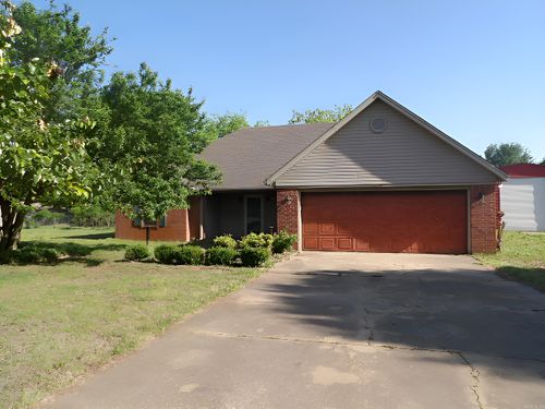 1404 Brian Ln, Trumann, AR, 72472-1014 | Card Image
