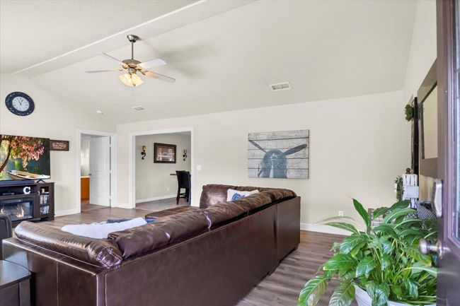 2672 Lansing Switch Rd, House other with 3 bedrooms, 2 bathrooms and null parking in Longview TX | Image 7