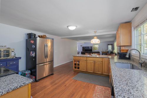 43 Maple Ave, Newton, NH, 03858-3108 | Card Image