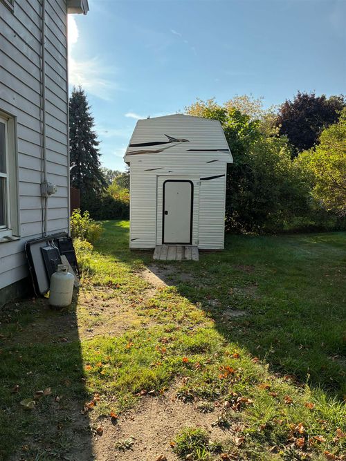 415 Dimmick St, Owosso, MI, 48867-2414 | Card Image