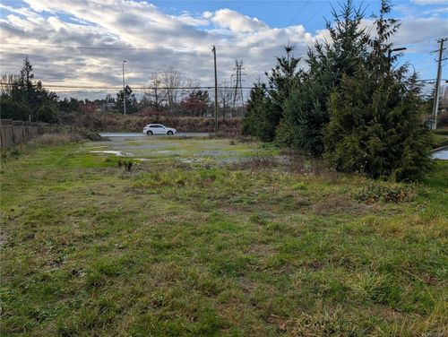 4225 Douglas St, Victoria, BC, V8X3Y7 | Card Image