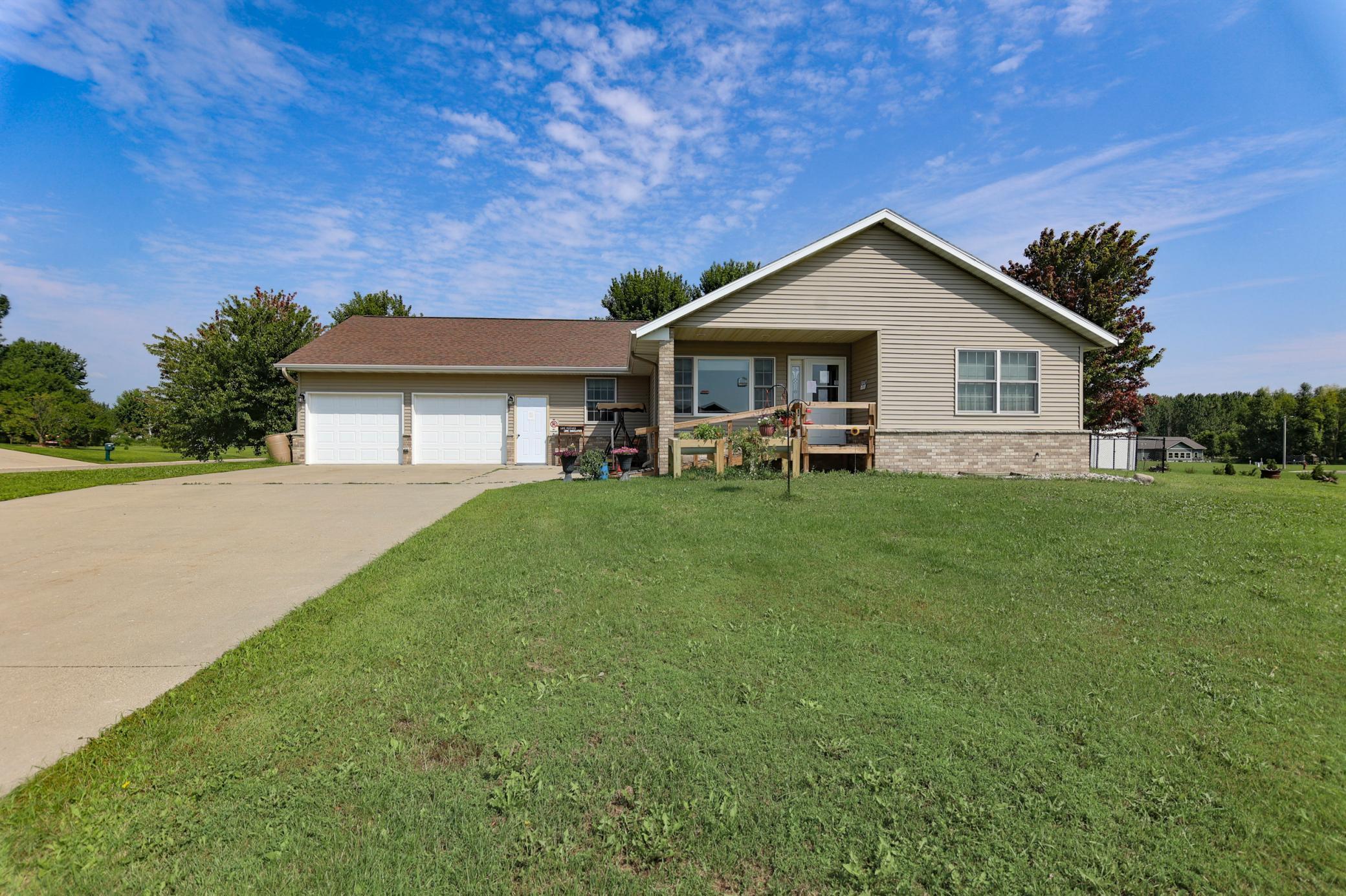 Doc Hanson St, New York Mills, MN 56567